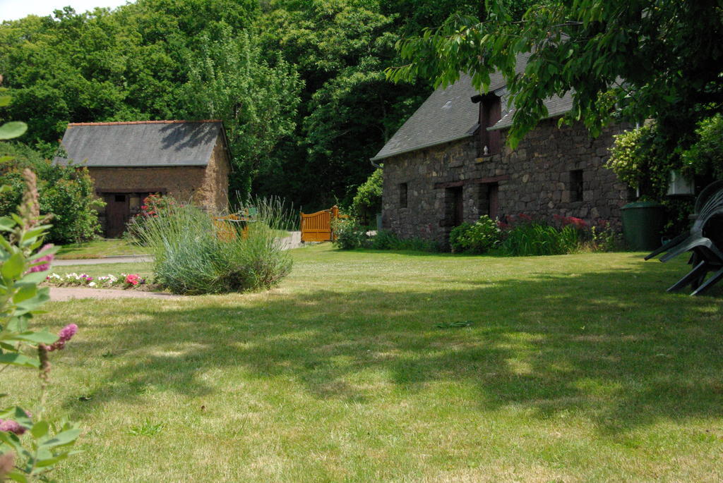 Chambres d'hôtes La Fontaine Garel Iffendic Exterior foto